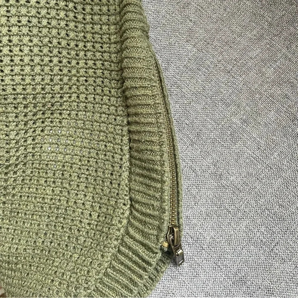 Anthropologie Women’s Olive Sweater, Size M - Picture 5 of 8